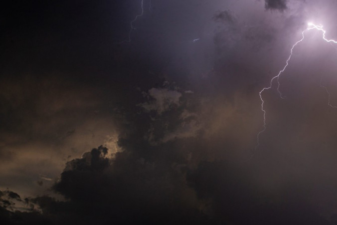 Požar u bolnici kod Tulona: Preminuo pacijent, evakuisane 32 osobe