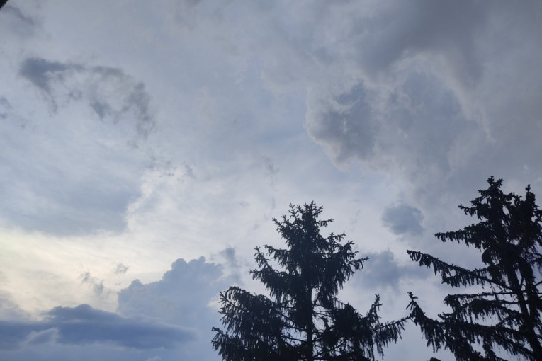 Oglasio se RHMZ: Vreme do kraja dana i više nego turbulentno, evo šta nas sve očekuje!