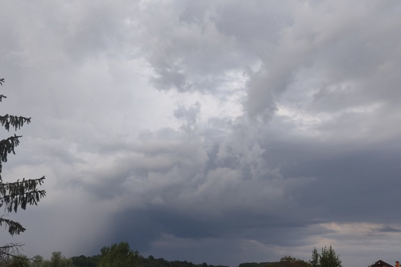 Vojvodina i dalje može biti na udaru oluje, temperatura se spušta za 15 podelaka: RHMZ izdao novo upozorenje