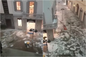 Led tekao ulicama italijanskog grada: Ovakvi prizori se retko viđaju (VIDEO)