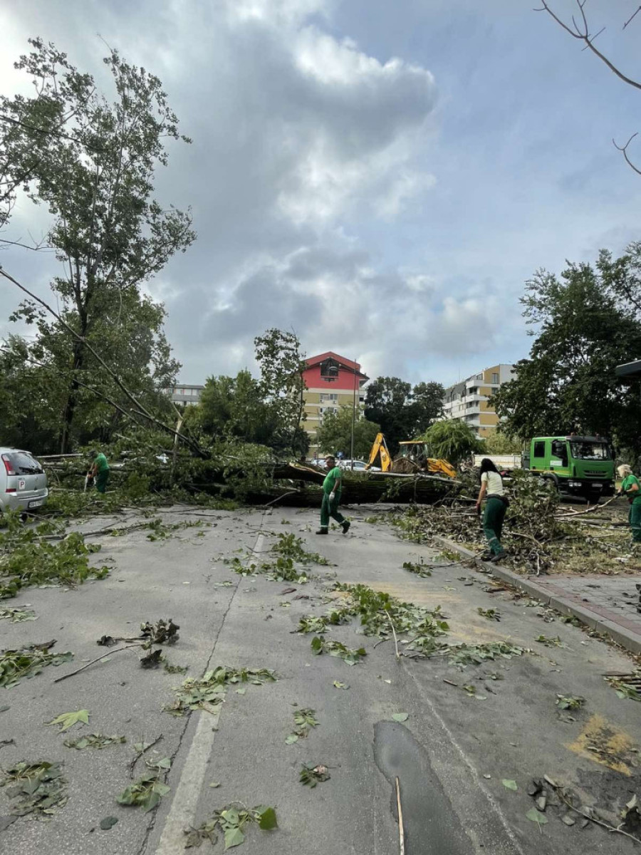 Stiže oluja, a stiže i poruka! Sve o novom SMS sistemu upozoravanja građana pred velike nepogode!
