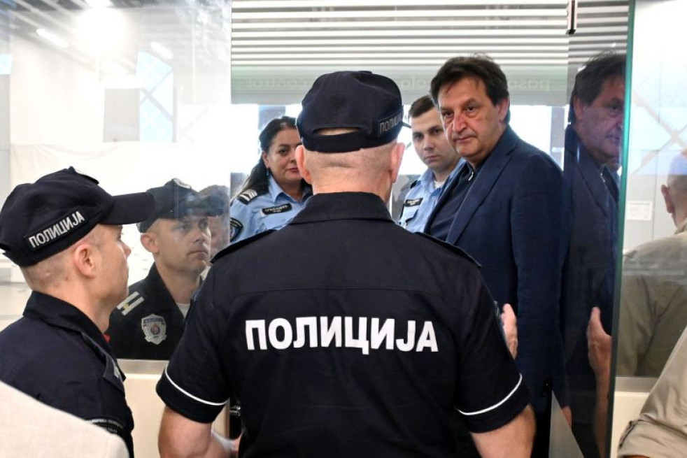 Gašić obišao aerodrom "Nikola Tesla": Ministar razgovarao sa graničnom policijom kako smanjiti gužve