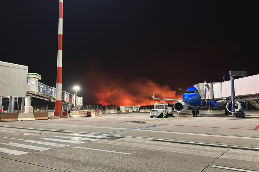Vatra okružila aerodrom u Palermu: Alarmantno na Siciliji zbog požara i ekstremne vrućine (VIDEO)