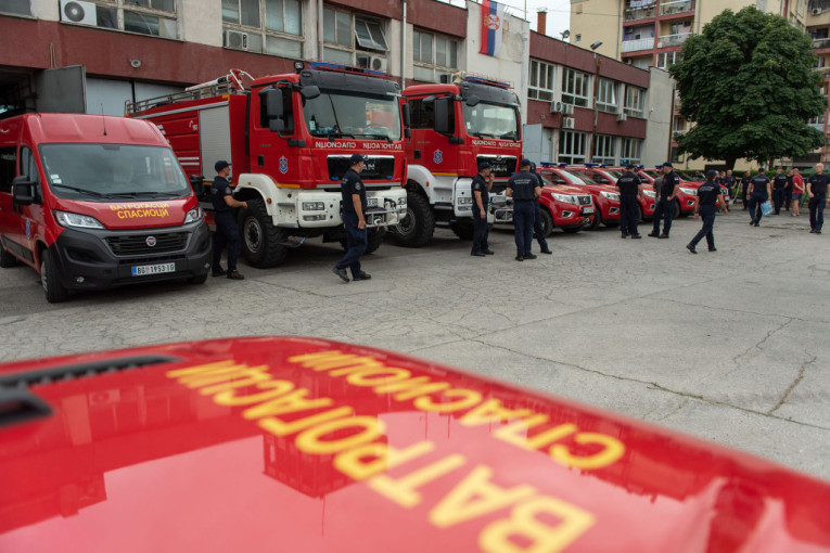 Sutra u Nišu doček srpskih vatrogasaca nakon 10 dana borbe sa požarima u Grčkoj