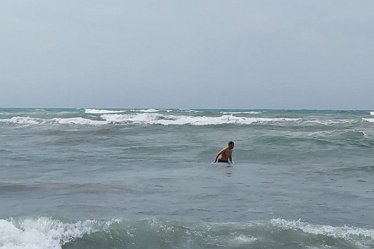 Tragedija na Jadranskom moru: Turistkinja (27) se utopila kod Sutomora
