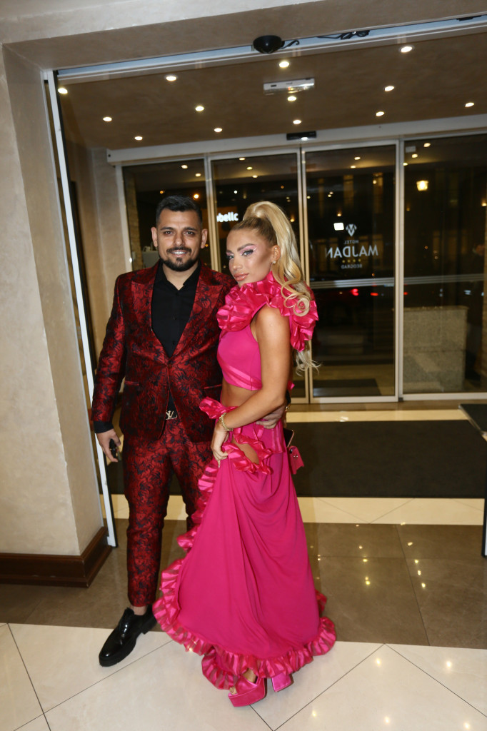 Rijaliti učesnici otkrili datum na koji će stati pred oltar! Milica Kemez i Bora Santana zakazali gala venčanje i oduševili pozivnicama