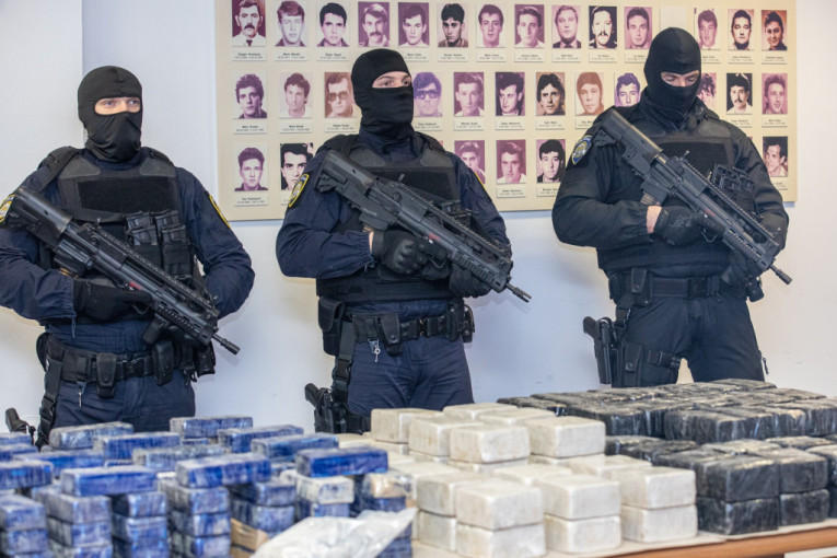 Policija razbila "kavčane" u Hrvatskoj: Potraga za dve žene, a ovo je šema po kojoj su dovezli kokain od 7.000.000 evra