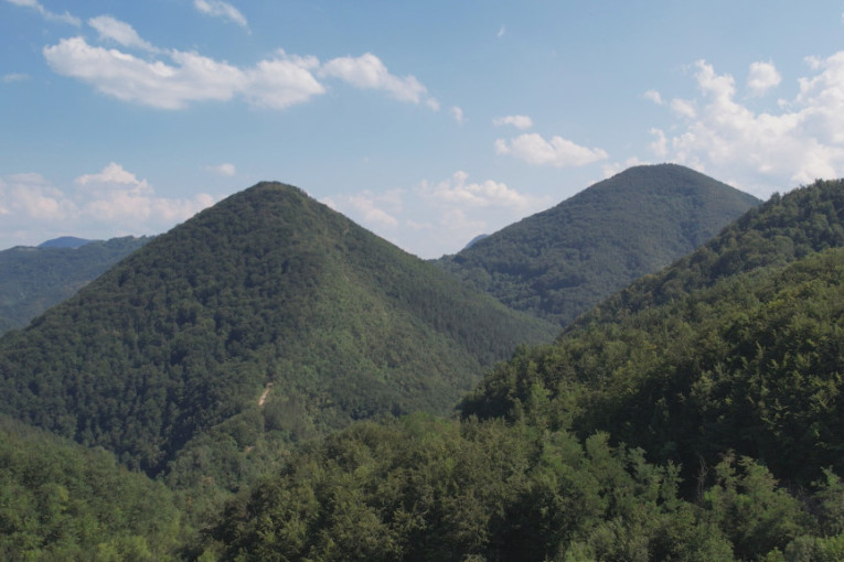 Otkrivene piramide u Srbiji: Za dva brda u blizini Arilja mnogi kažu da su istovetna onima u Bosni i Hercegovini! (FOTO)