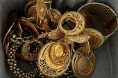 Zlatni ćup u gepeku: Narukvice, ogrlice, minđuše... "teške" četiri miliona