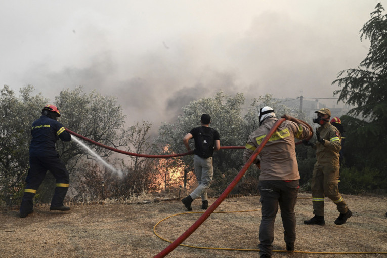 Oglasili se srpski vatrogasci iz žarišta požara u Grčkoj: Ovo su najnovije informacije iz prve ruke