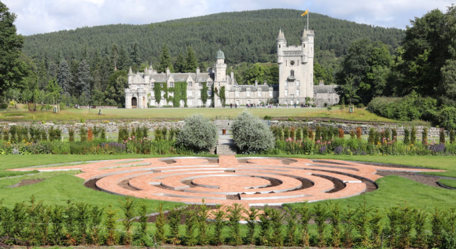 Gde članovi kraljevske porodice "pune baterije": Ovo su destinacije koje oni biraju za odmor