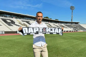 Stojković je zvanično Partizanov, ambicije ne krije: Hoću da se uključimo u borbu za titulu pred velikim brojem navijača