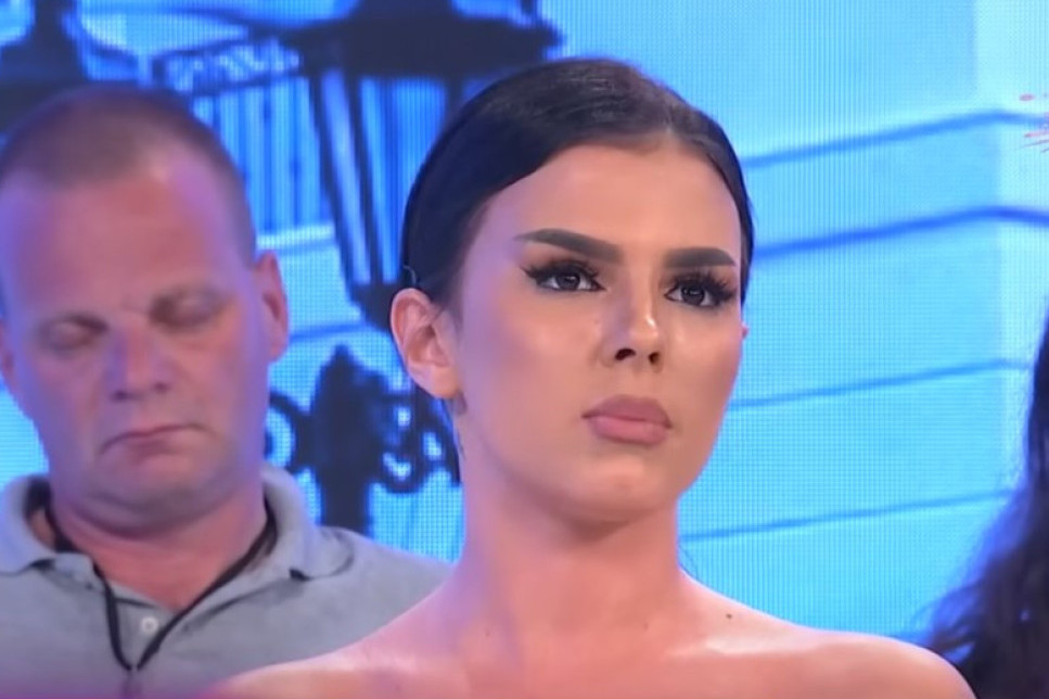 Otac Anite Tomić se uključio u emisiju i žestoko opleo po ćerki - ona se rasplakala: Udario je moju majku (VIDEO)