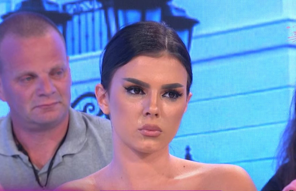 Matora kipti od besa nakon što se Anitin otac uključio u program i žestoko opleo po ćerki: Bruka i sebe i nju