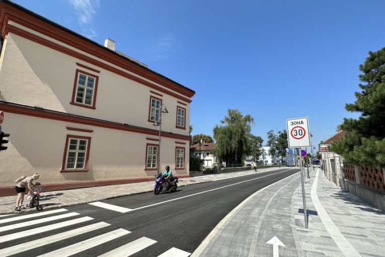 Pešaci sada konačno imaju prioritet: Završena rekonstrukcija prometne ulice u strogom centru Čačka (FOTO)