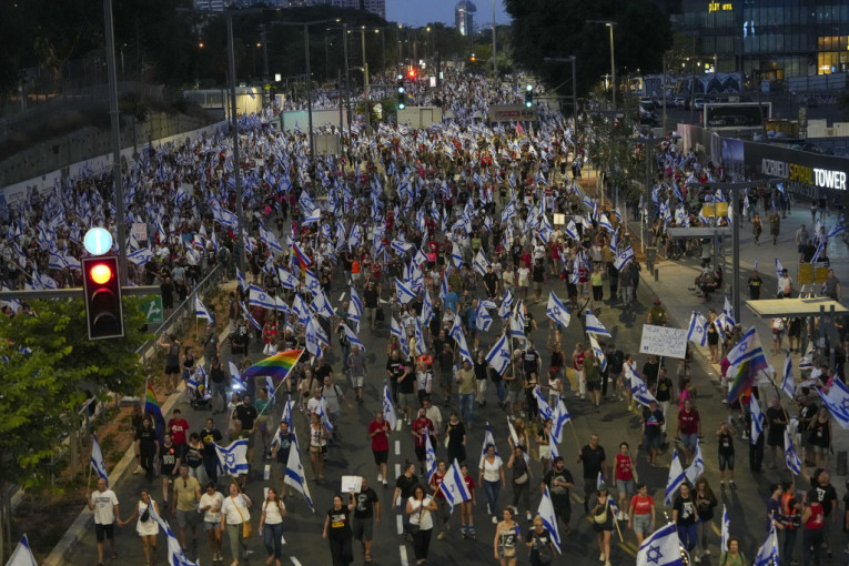 Hiljade Izraelaca na protestima širom zemlje protiv reforme pravosuđa (FOTO)