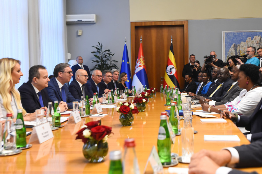 Srbija i Uganda potpisale memorandume o saradnji u poljoprivredi i turizmu