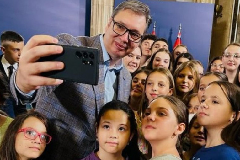 Nedelja sa predsednikom: Vučić na Instagramu objavio novi snimak - "Idemo još energičnije i sa velikim planovima" (VIDEO)