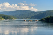 Raj na jugu Srbije: Ovo jezero bez gužve postaje hit za Vaskrs!