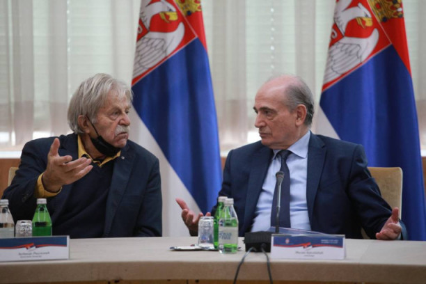 U selu Popučke izabran novi srpski harambaša: Ovako se dokazao na megdanu! (FOTO)