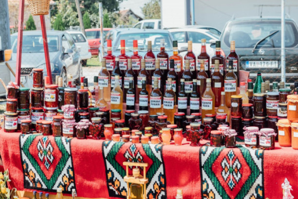 U selu Popučke izabran novi srpski harambaša: Ovako se dokazao na megdanu! (FOTO)