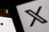 Početnička greška američkog milijardera: Ilon Mask morao da ukloni svetleći "X" logo zbog žalbi komšija (VIDEO)