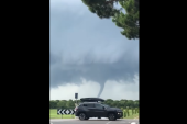 U Italiji opet tornado! Superćelijska oluja napravila potpuni haos - duga, pijavica i crni oblaci na jednom mestu (VIDEO)