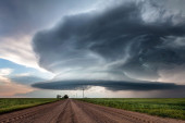 Superćelijska oluja pogodila deo Vojvodine! Jake rotacije kod Novih Banovaca, postojali svi uslovi za tornado (FOTO/VIDEO)