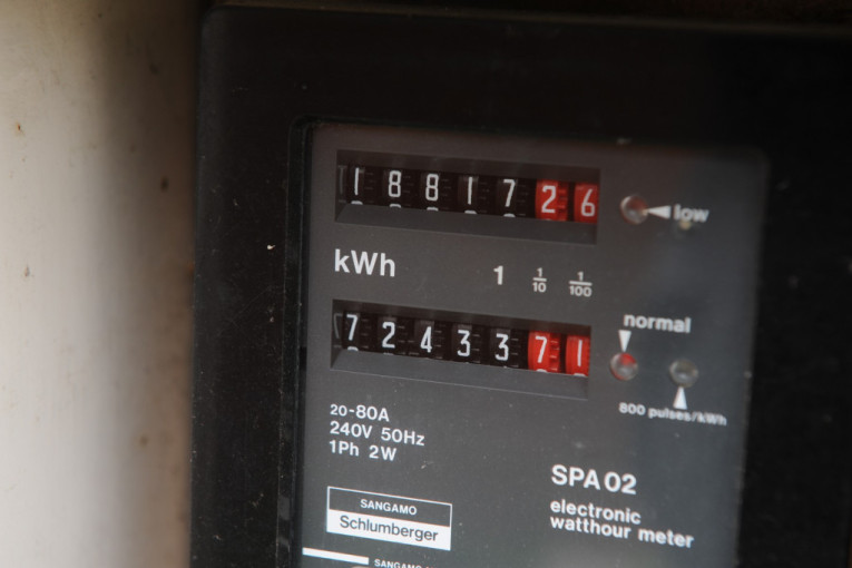 Osam saveta kako da uštedite struju: Jeftina struja nije u isto vreme u svim delovima zemlje