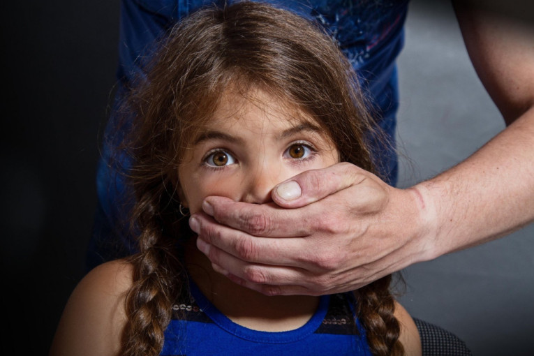 FBI agenti daju 10 saveta za roditelje kako da zaštite dete od otmičara: Evo i šta vaša deca treba da znaju