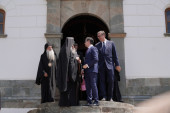 Vučić sa Pendarovskim posetio manastir i poklonio se moštima: "Svaki put kada dođem u Prohor Pčinjski, ovde je sve lepše i lepše!"