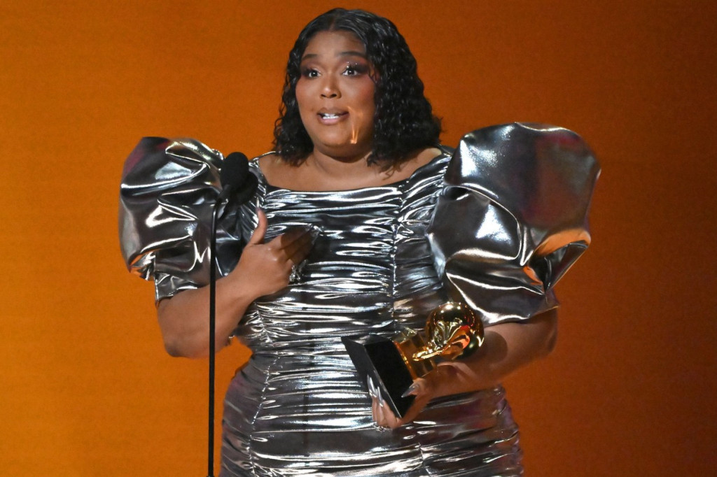 Lizo tone sve dublje: Još šest zaposlenih podnelo tužbe protiv pevačice za seksualno uznemiravanje