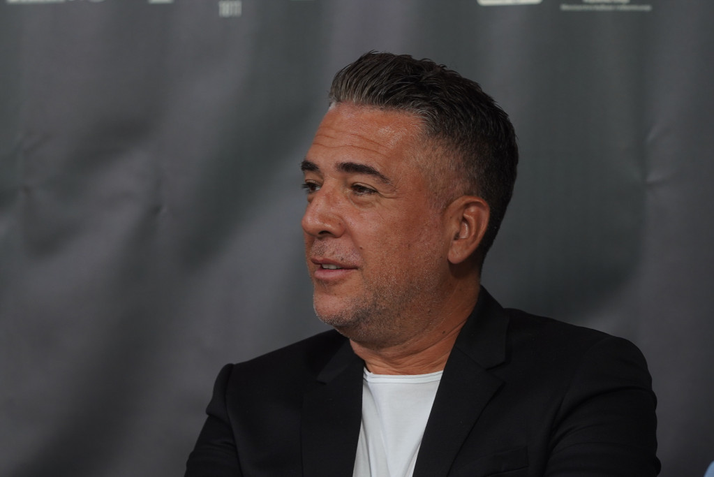 Fotografija Željka Joksimović iz vojničkih dana: Da li biste ga prepoznali? (FOTO)