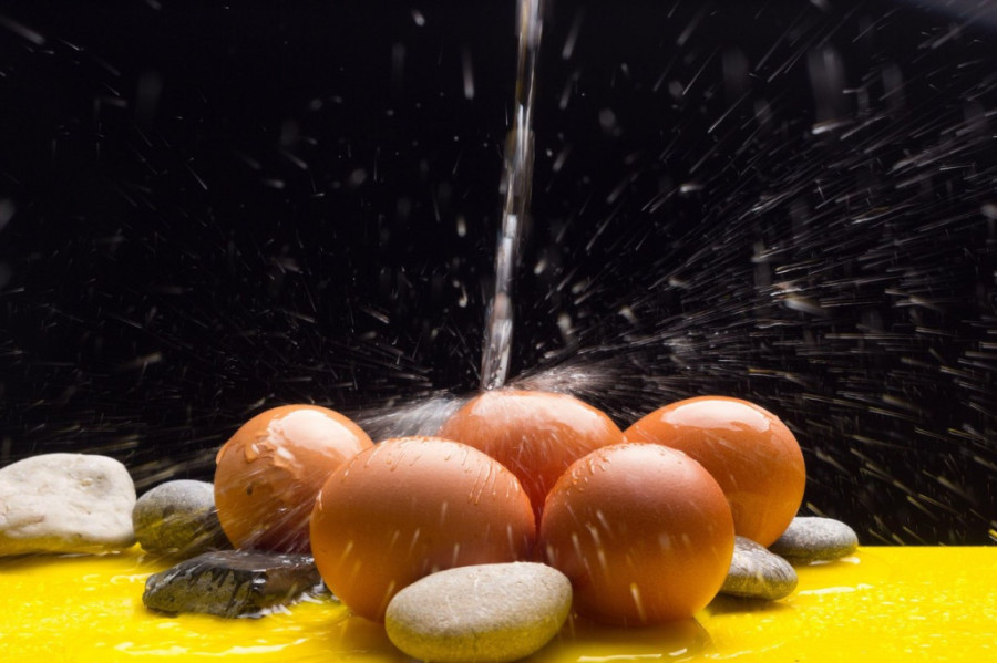 Ljuske od jaja svi bacaju, a one imaju višestruku primenu u domaćinstvu: Od čišćenja do lepote