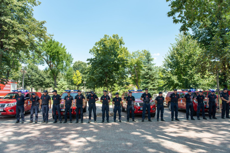 Gašić dočekao srpske vatrogasce iz Grčke: Cela Srbija je ponosna na hrabrost, humanost i solidarnost naših ljudi (FOTO)