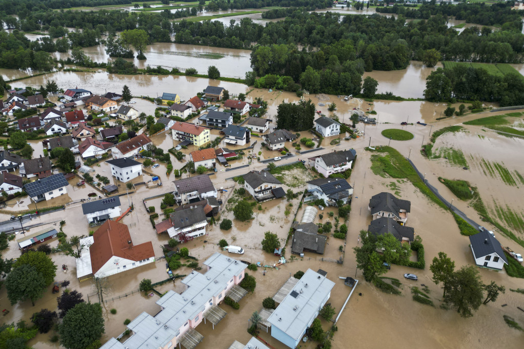 Posledice razornih poplava u Sloveniji: U potpunosti su uništene 34 kuće, a u gotovo 500 zgrada ljudi ne mogu da žive!