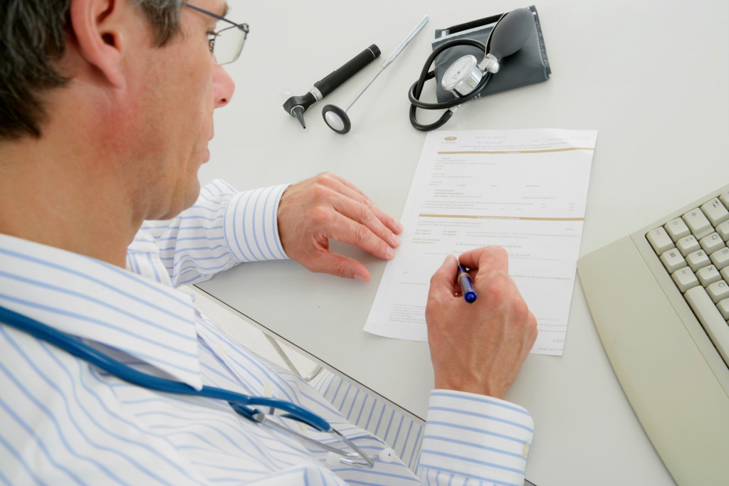 "Lažna bolovanja" ruše privredu i plaše investitore: PKS upozorava na epidemiju zloupotreba!