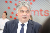 Lučić danas u Prištini: Sastanci zbog pokušaja zabrane rada MTS na KiM