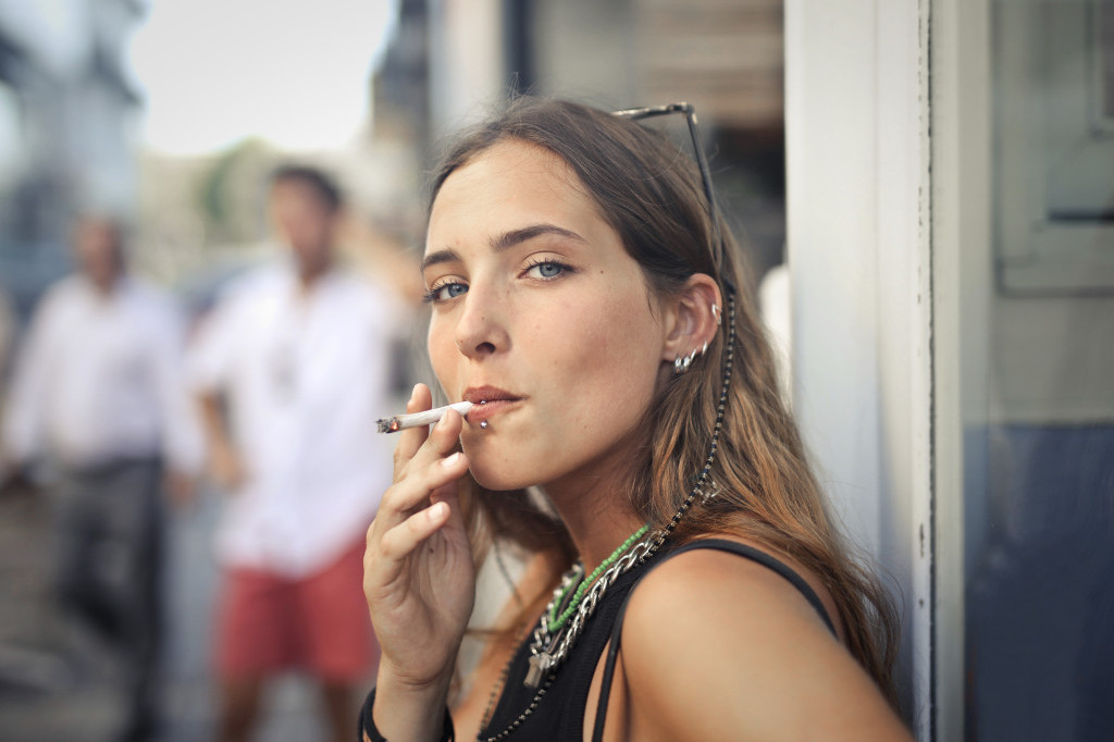 Jutarnja navika: Je li prva cigareta dnevni saveznik ili neprijatelj zdravlja?