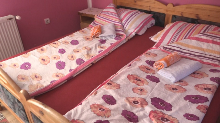 Skoro svi kapaciteti već su popunjeni i traži se krevet više: Ovo su cene smeštaja za predstojeći Sabor trubača u Guči (FOTO)