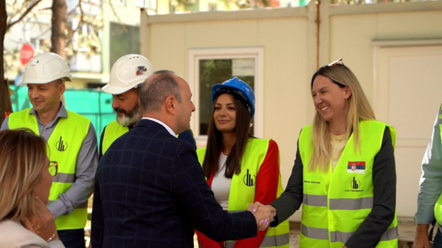 Gradonačelnik Đurić: Radovi će biti gotovi pre zakazanog roka, od januara vrtić na Grbavici spreman za 225 najmlađih sugrađana (FOTO)