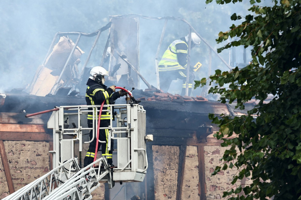 U požaru u Francuskoj stradalo devet ljudi, za dvoje se traga! Jedna osoba hospitalizovana, 17 evakuisano