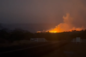 Havaje zahvatili veliki požari, ljudi skakali u more da se spasu (VIDEO)