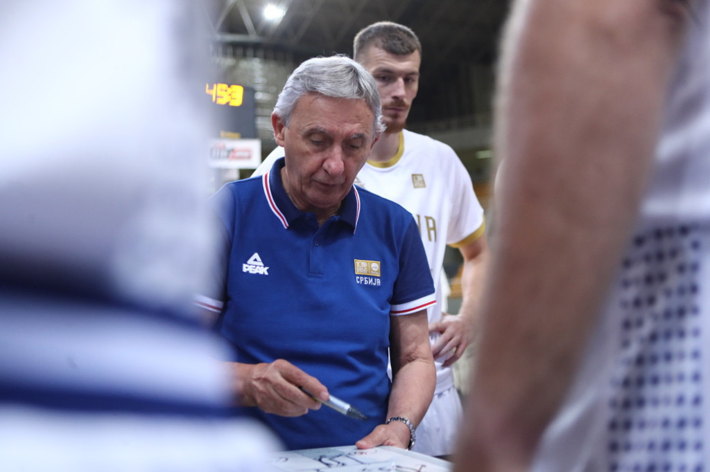 Srbija opet izgubila od Italije! Bogdanović doneo dramu, pa promašio šut za pobedu!