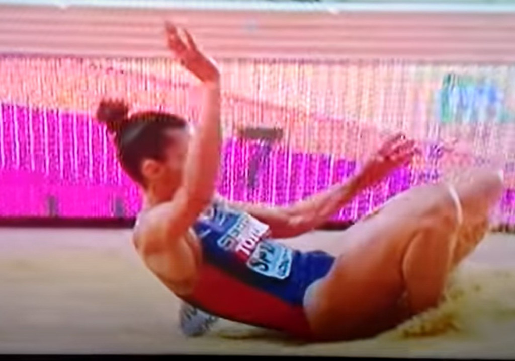 Ovakvu krađu svet nije video! Naša Ivana je skočila za zlato, a sudije izmerile da je četvrta na svetu! (VIDEO)