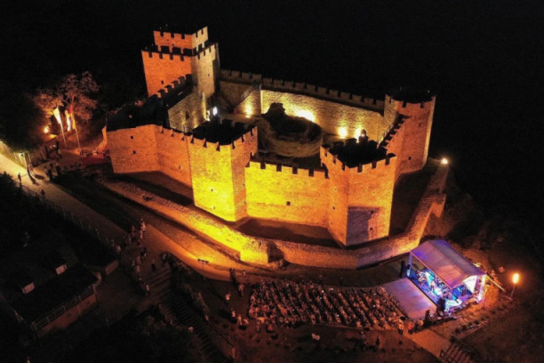 Rekordna turistička sezona u Velikom Gradištu: Biser srpskog turizma nastavlja da investira u velike projekte! (FOTO)