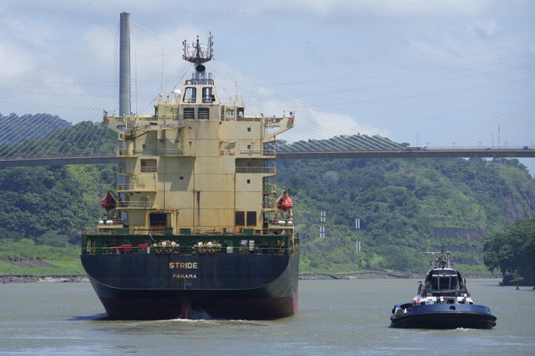 Panamski kanal propušta više neregistrovanih brodova u pokušaju da smanji gužvu