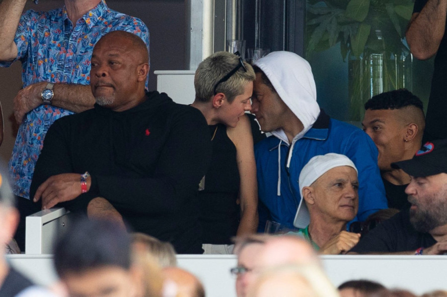 Rami Malek opet srećno zaljubljen? U jeku priča o raskidu s Lusi Bojnton, pažnju oskarovca totalno ukrala ova nebinarna osoba! (FOTO)