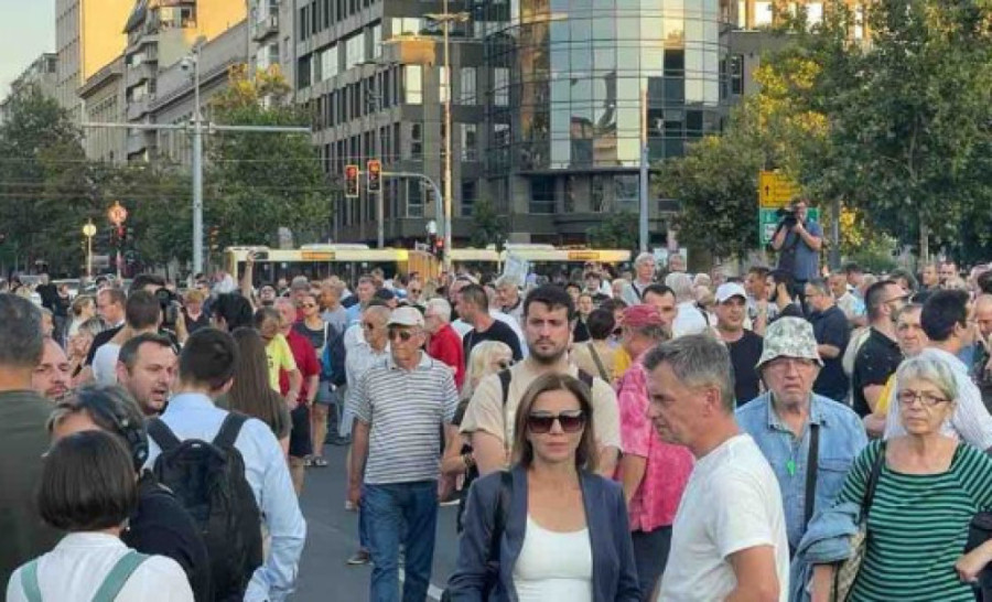 Završen politički protest opozicije: Normalizovan saobraćaj u prestonici (FOTO)