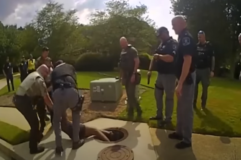 Lopov se sakrio u kanalizaciji, policija ga izvukla uz pomoć drona (VIDEO)